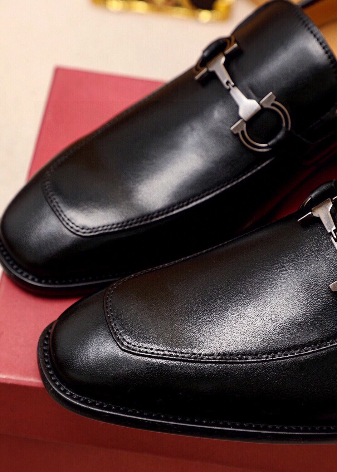 Ferragamo Black Metal-Hardware Loafers - Polished Metal Vamp Hardware